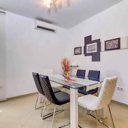 Casa *