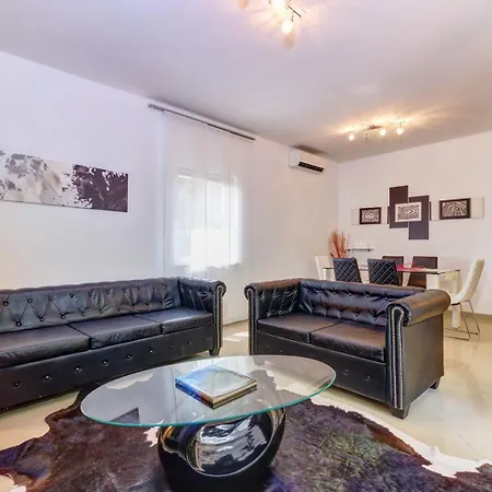 Casa *